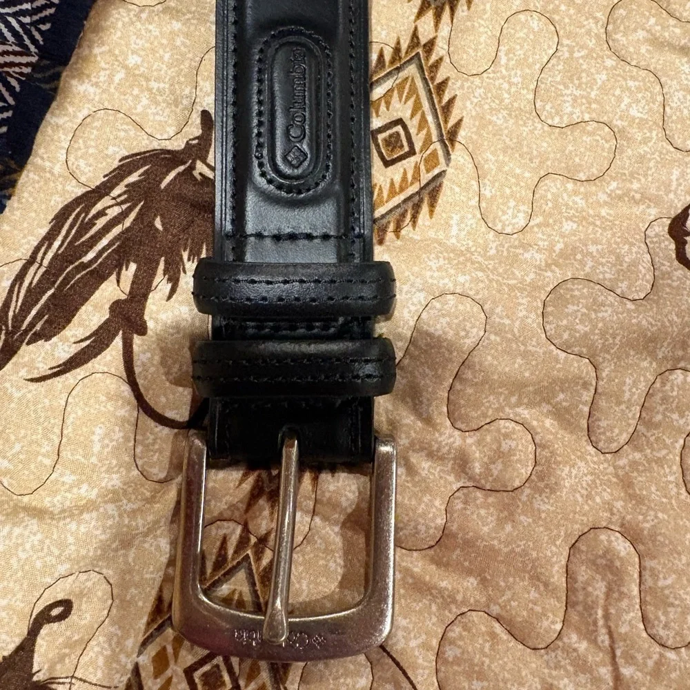 Columbia Men's Black Leather Belt (38-40) L